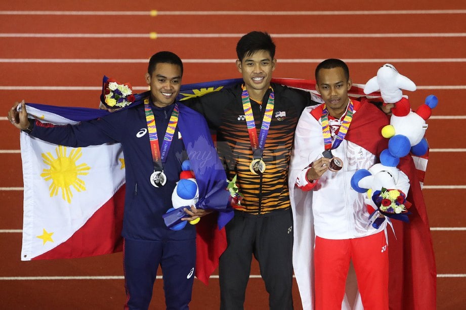 ATLET lompat kijang negara, Muhammad Hakimi Ismail meraih pingat emas dalam acara lompat kijang lelaki sempena Sukan SEA ke-30 Filipina 2019 di Stadium Olahraga New City Clark, Clark. FOTO AIZUDDIN SAAD