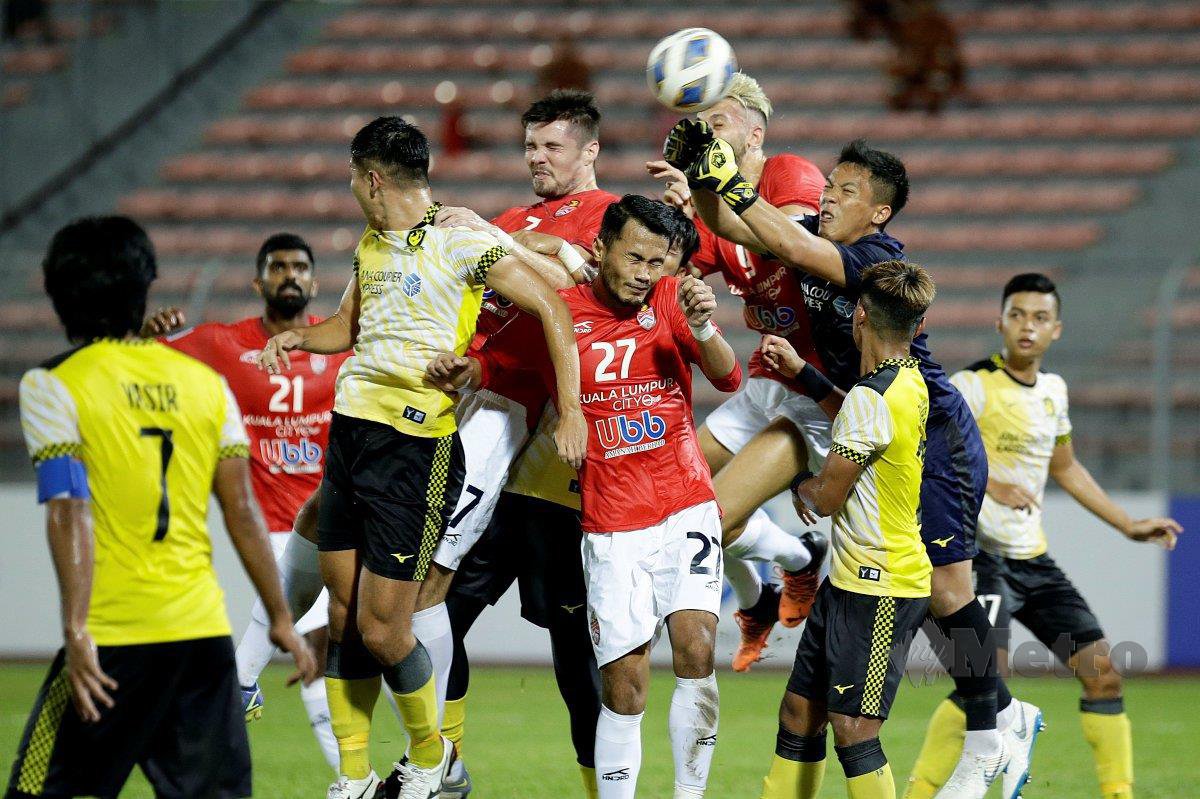 AKSI KL City menentang Tampines Rovers pada perlawanan Piala AFC, KL di Stadium Kuala Lumpur, Cheras. -FOTO Aizuddin Saad
