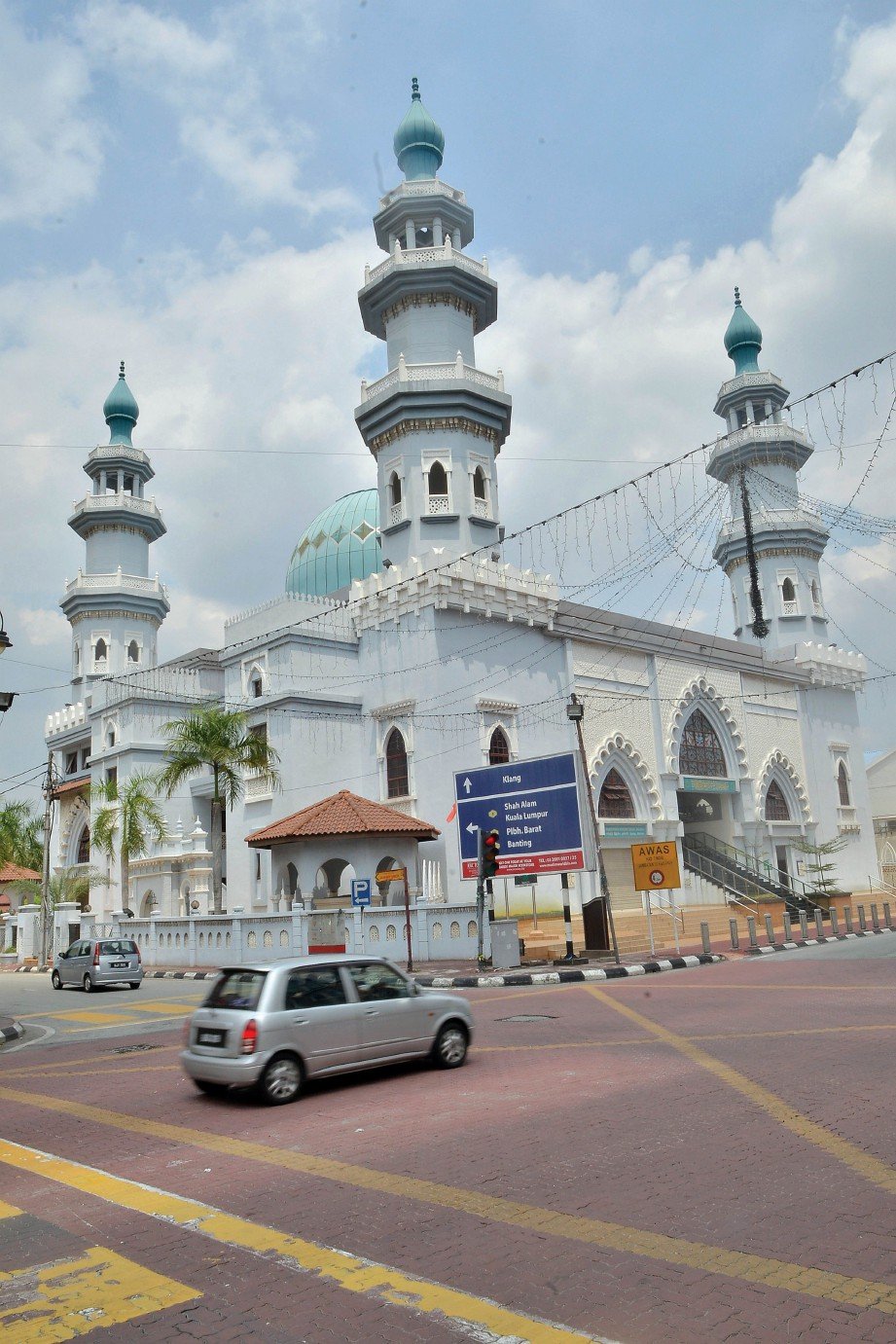 MASJID India Muslim Tengku Kelana mercu tanda di Little India.