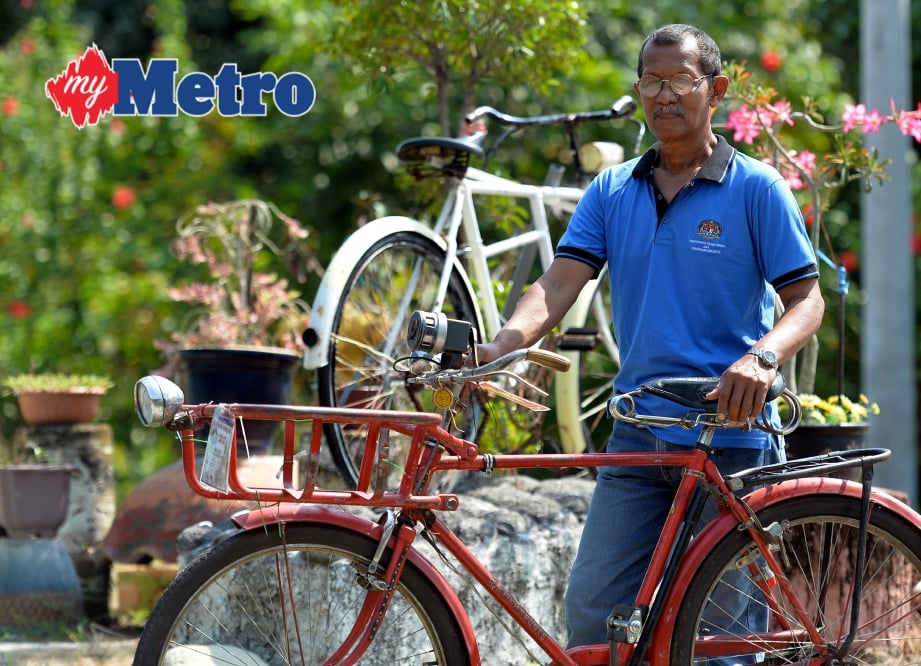 Salah satu koleksi basikal posmen lama milik Bahri yang dibeli pada 2010 dengan harga RM15. FOTO BERNAMA