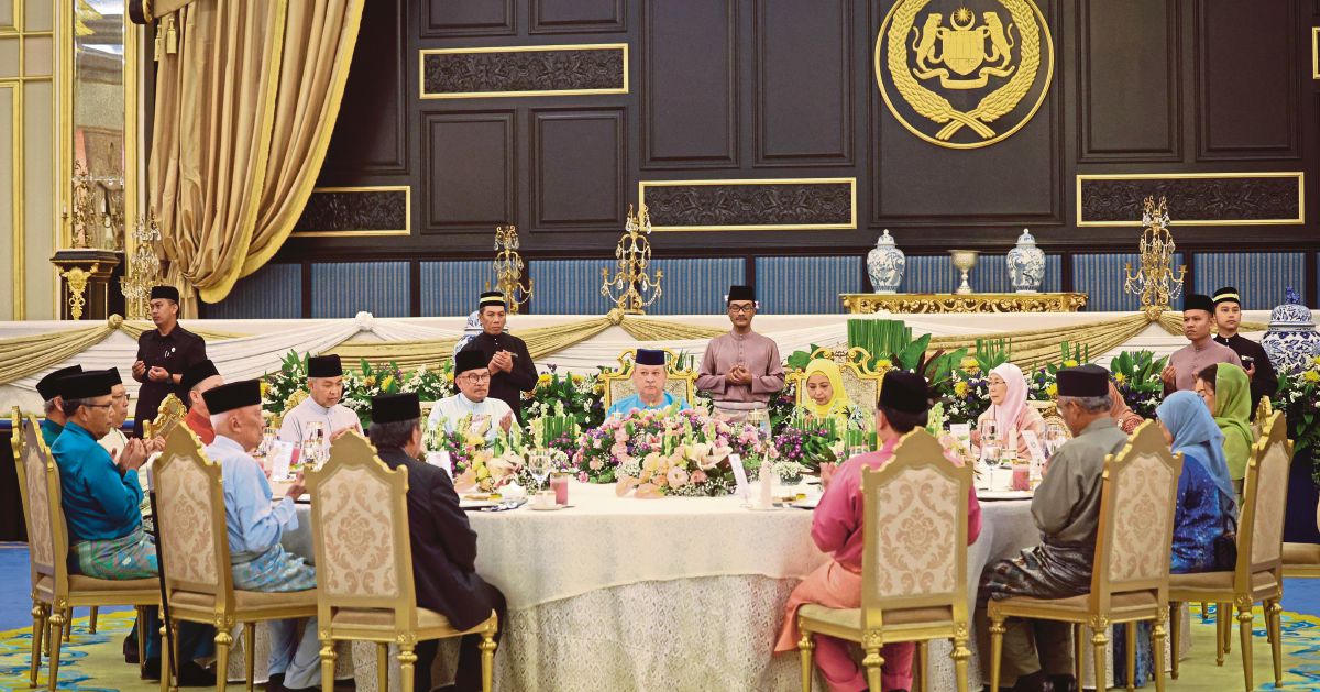 Agong, Raja Permaisuri berbuka puasa bersama pemimpin kerajaan, perwakilan asing