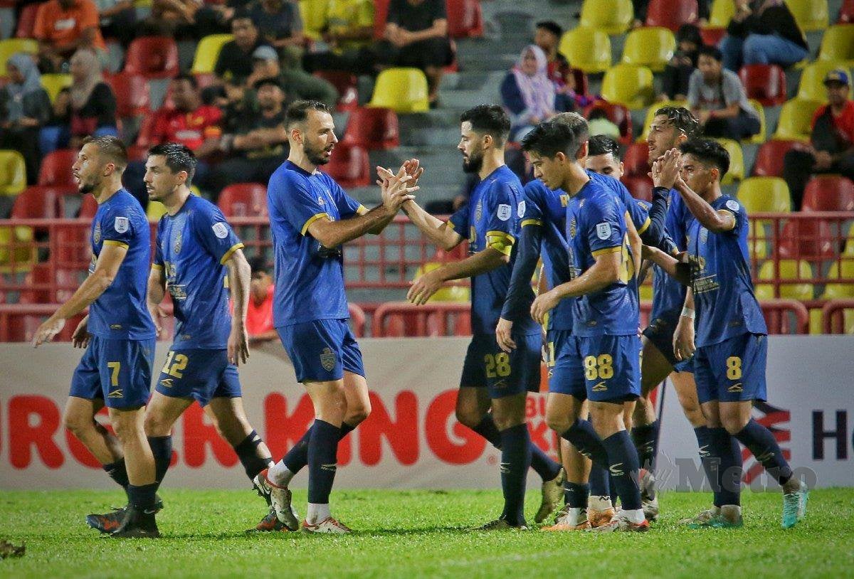 PEMAIN KL City FC berdepan masalah tunggakan gaji. FOTO AZRUL EDHAM