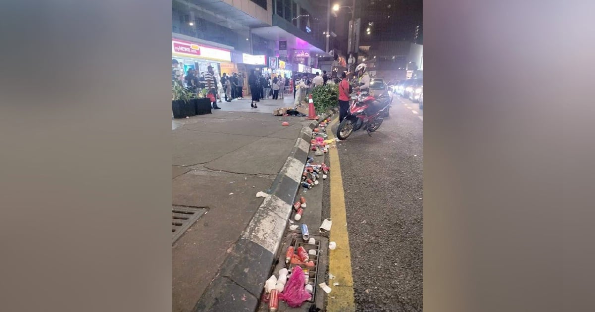 3.06 tan sampah ambang tahun baharu