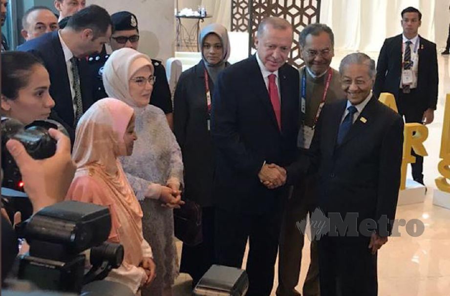 PEMIMPIN Islam dunia hadir di Sidang Kemuncak Kuala Lumpur (KL) 2019 di Pusat Konvensyen Kuala Lumpur, hari ini. FOTO BERNAMA