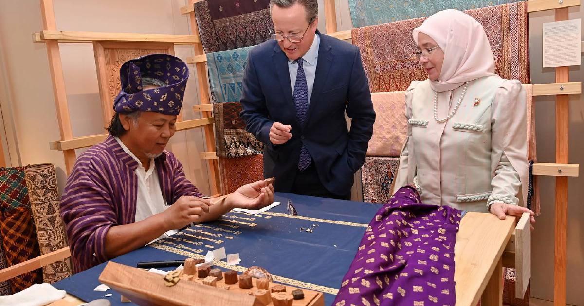 Raja Permaisuri Agong terima kunjungan bekas PM Britain di LCW