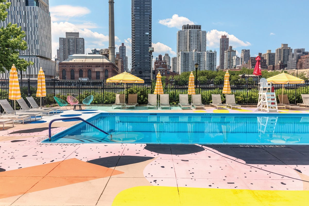 DEK kolam menggunakan motif pelbagai bentuk dan warna memudahkan pengunjung mengesan kedudukan mereka. - FOTO Google