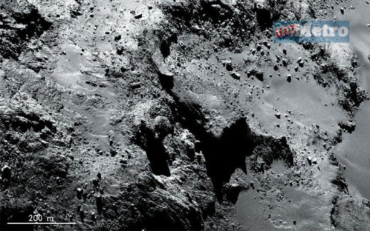 TEKSTUR permukaan yang luas dan berais pada komet 67P/Churyumov-Gerasimenko.