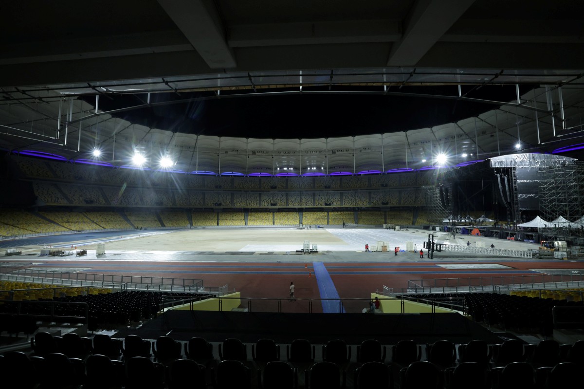 KEADAAN terkini padang Stadium Nasional Bukit Jalil ketika proses gantian rumput zeon zoysia yang dijangka selesai pada hujung September. FOTO Bernama