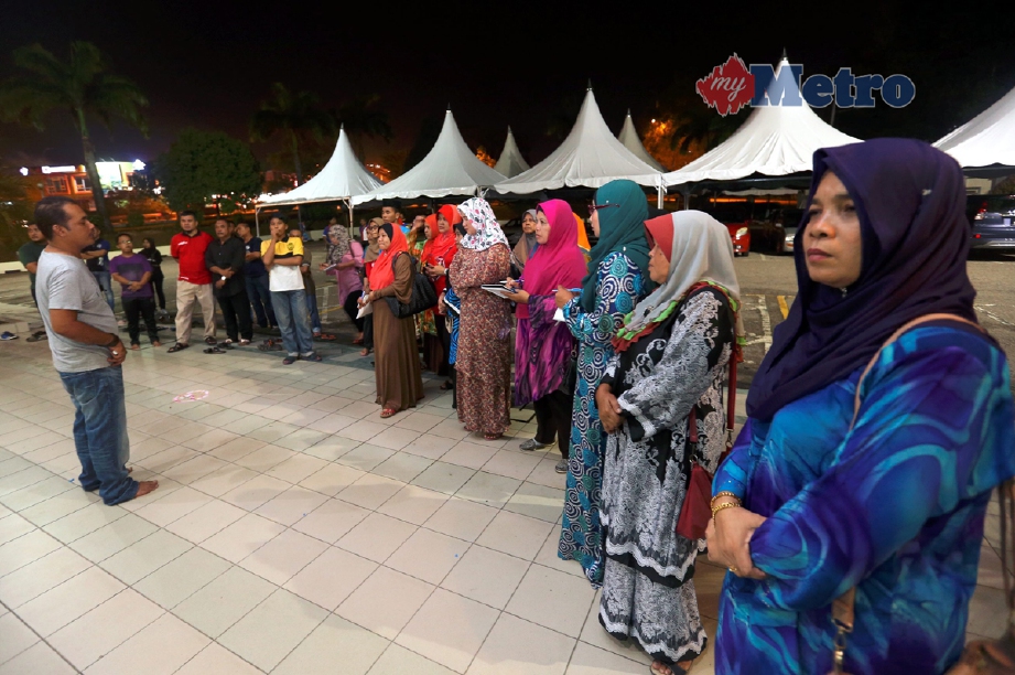 Sesi taklimat kepada kariah masjid untuk majlis korban dan Titipan Kasih Harian Metro di Masjid An- Nur Taman Cendana, Pasir Gudang, Johor.  - Foto ZULFADHLI ZULKIFLI