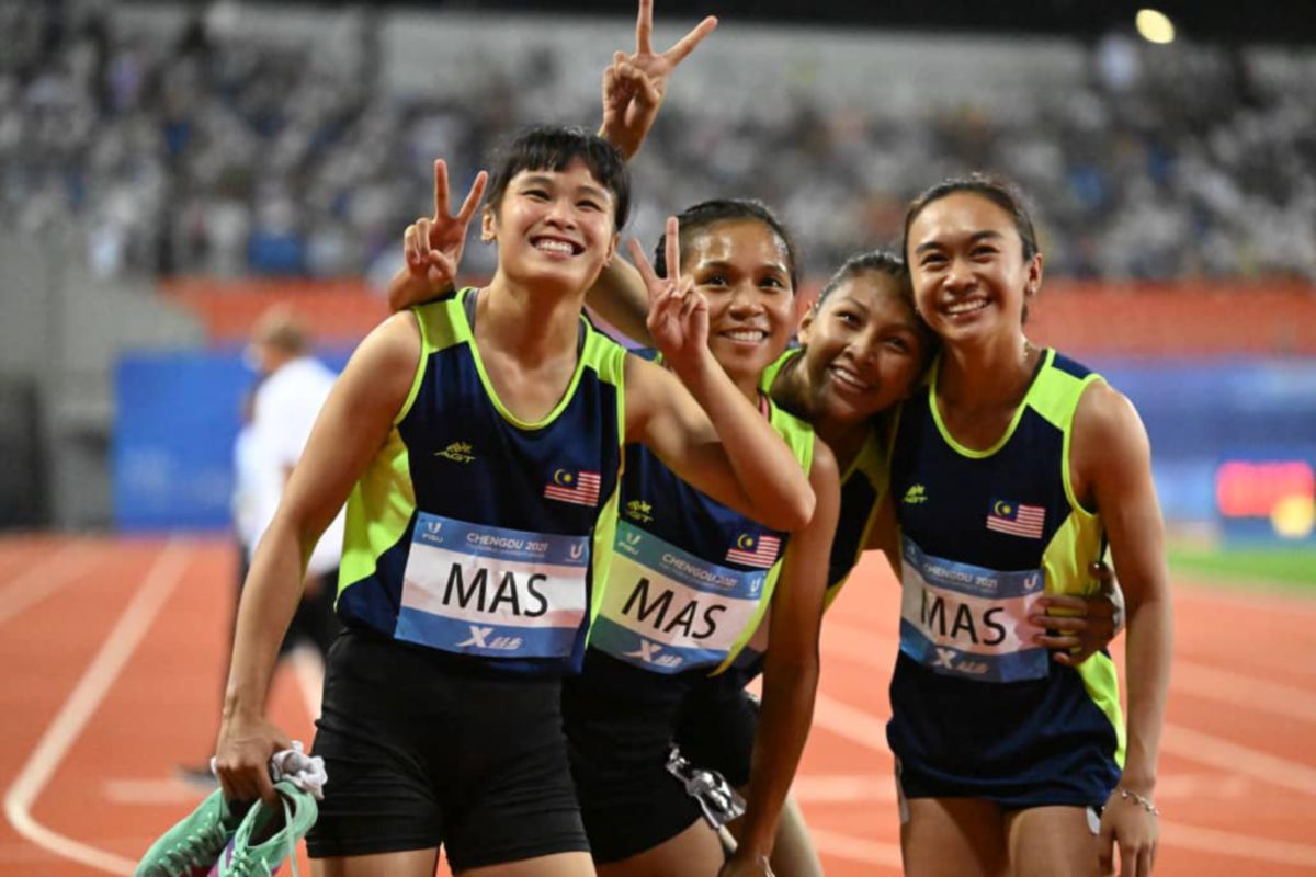 KUARTET lelaki dan wanita negara sahkan tempat ke final 4x400m di Universiade. -FOTO KPT