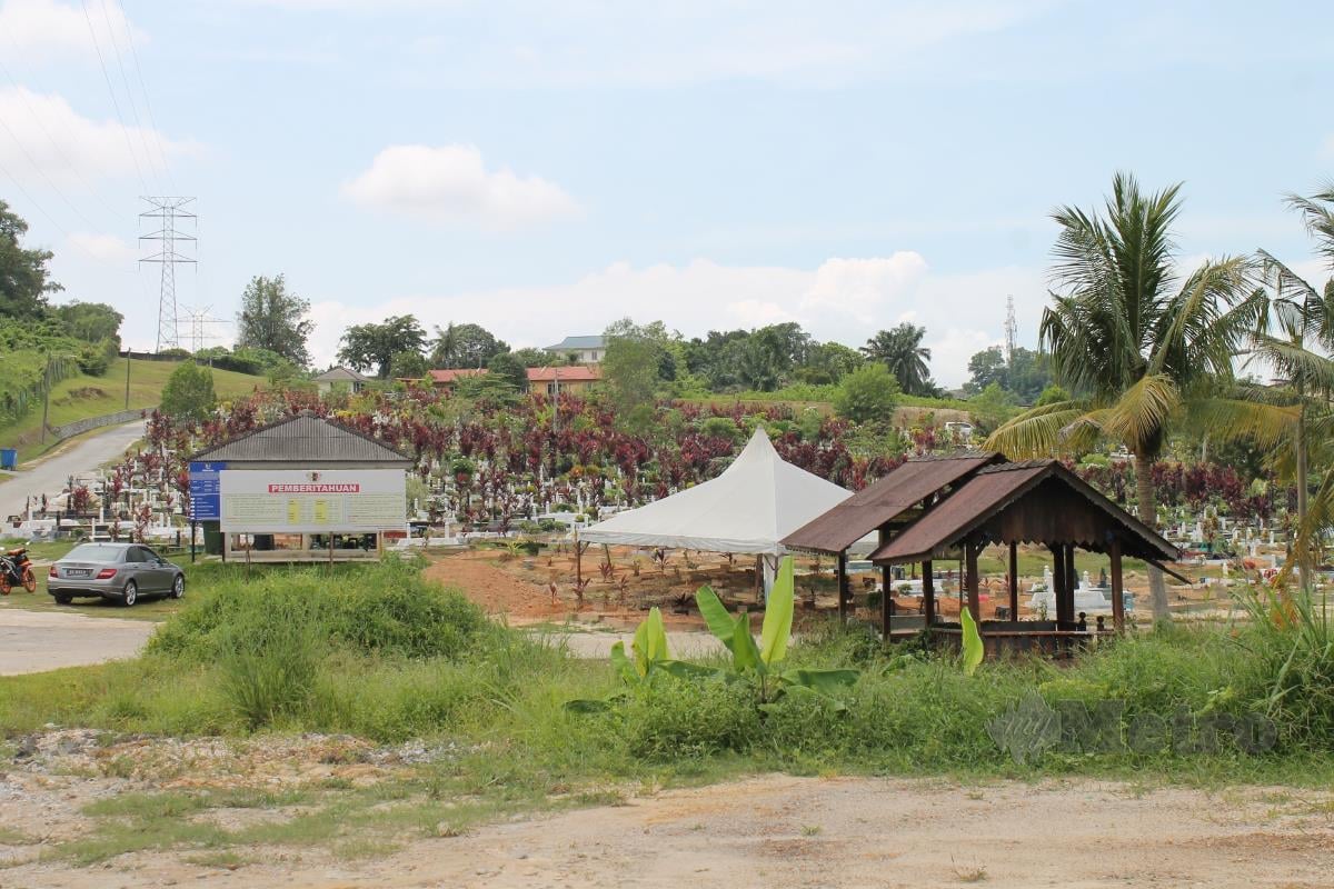 TANAH Perkuburan Islam Forest Height Senawang ditutup sementara kerana sudah penuh. FOTO Mohd Amin Jalil
