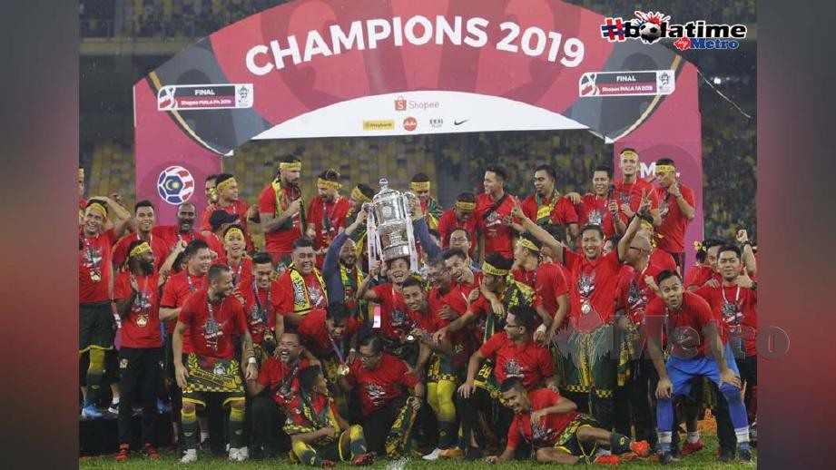 Skuad Kedah meraikan kejayaan menjuarai Piala FA untuk kali kelima. FOTO NSTP/SYARAFIQ ABD SAMAD