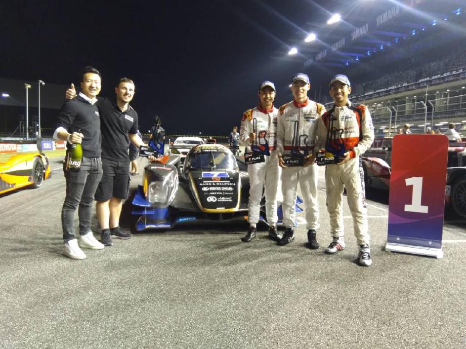  JAZEMAN Jaafar, Afiq Ikhwan Yazid dan Weiron Tan membuat penampilan sulung yang membanggakan dalam Siri Asia Le Mans (ALMS) di Thailand apabila muncul juara. Foto SIC 