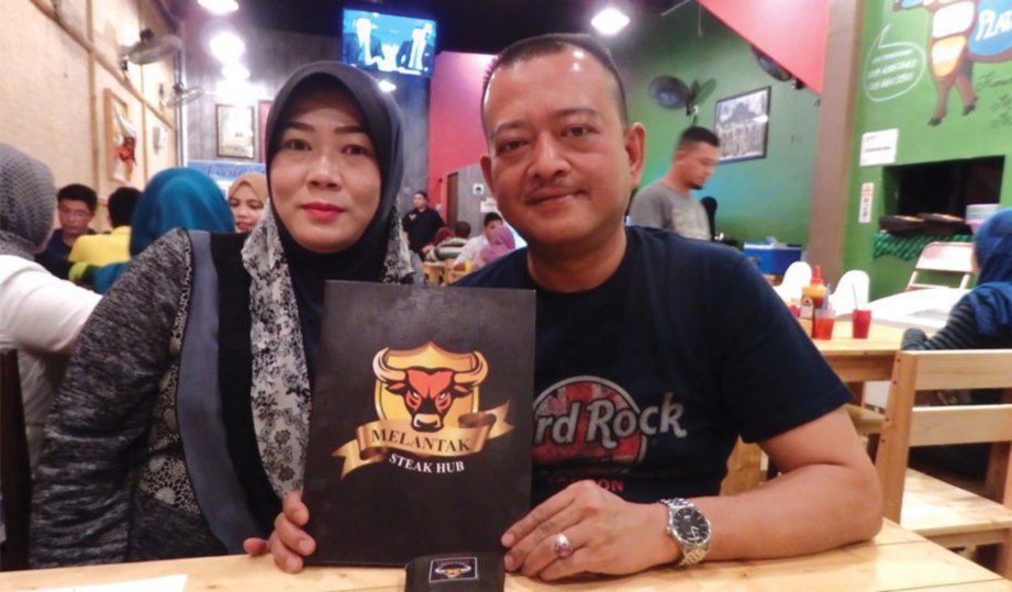 KAMARUL dan Marina mengusahakan Melantak Steak Hub sejak setahun lalu.