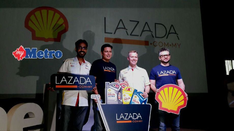 Chapman (dua dari kanan) melancarkan Shell Malaysia Online Store menerusi Lazada Malaysia di Kuala Lumpur. FOTO Lizam Ridzuan