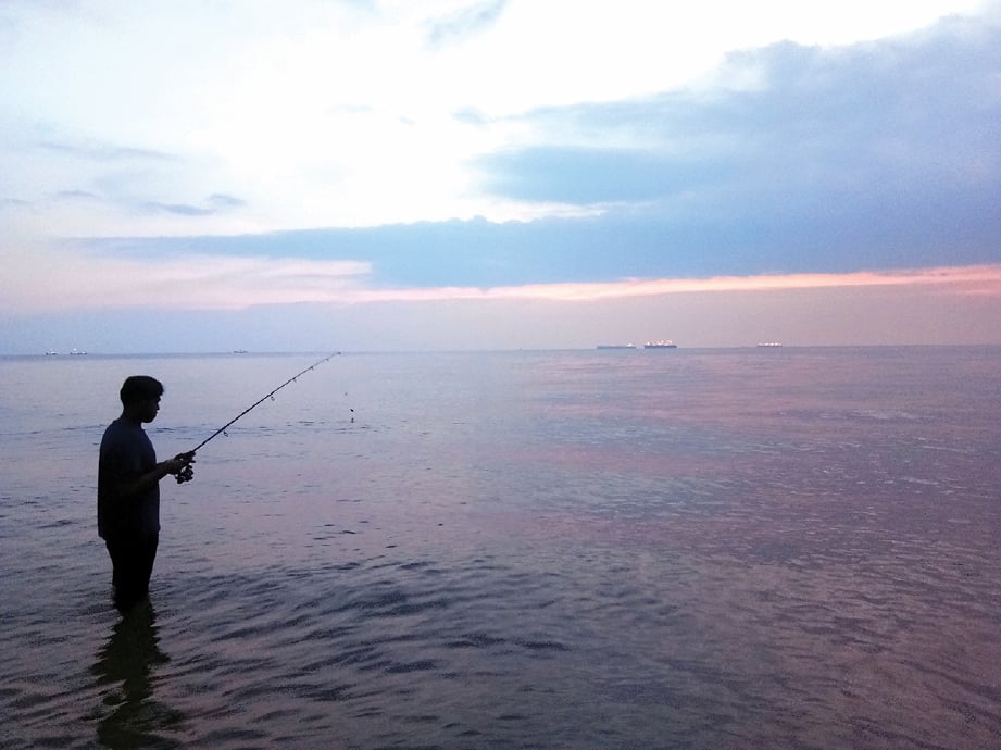 KAMPUNG nelayan Kuala Sungai Baru destinasi sesuai untuk kaki pancing dan peminat fotografi.