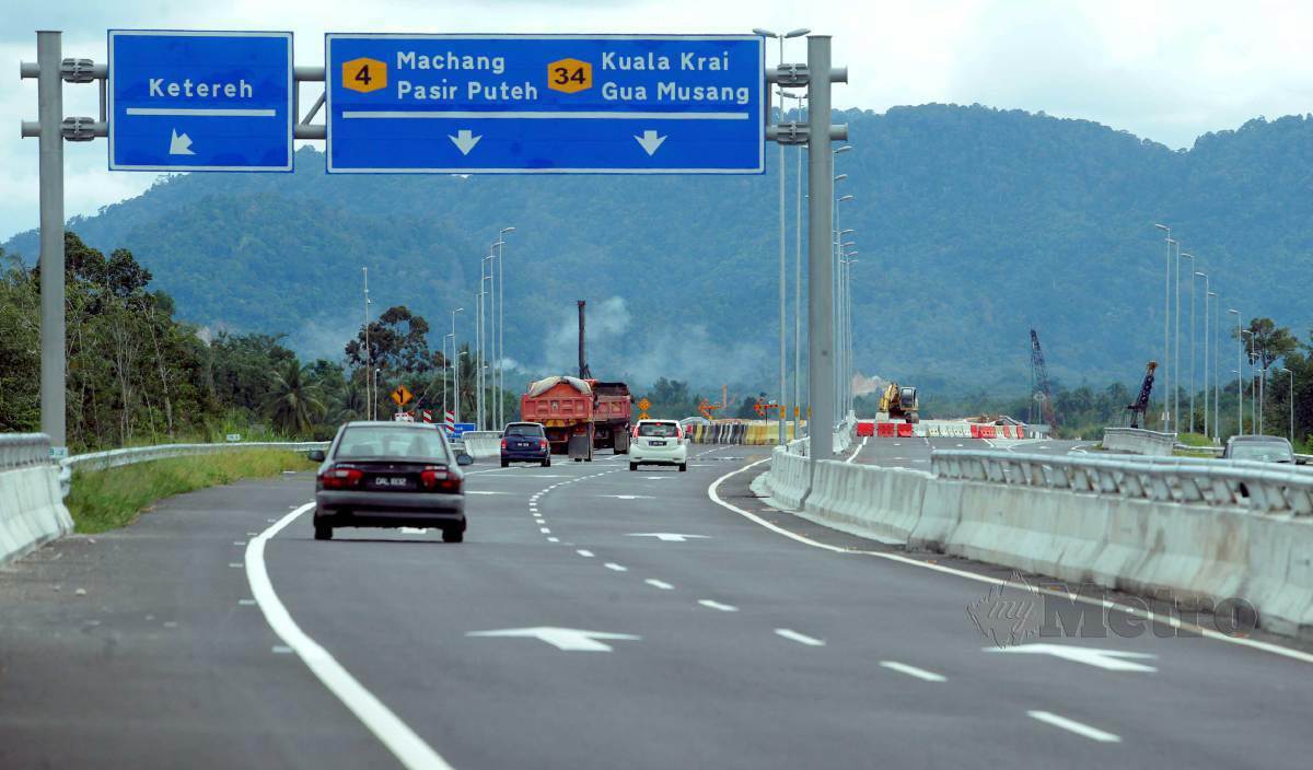 PROJEK Lebuhraya Kota Bharu-Kuala Krai berjalan dengan denda RM30,000 sehari disebabkan kelewatan. FOTO Arkib NSTP