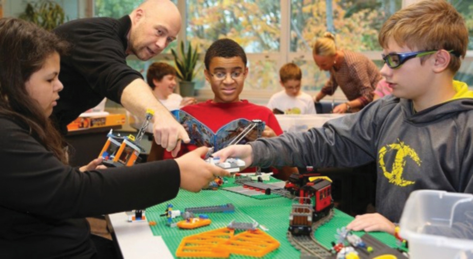 LEGO sangat berkesan sebagai terapi untuk kanak-kanak autisme