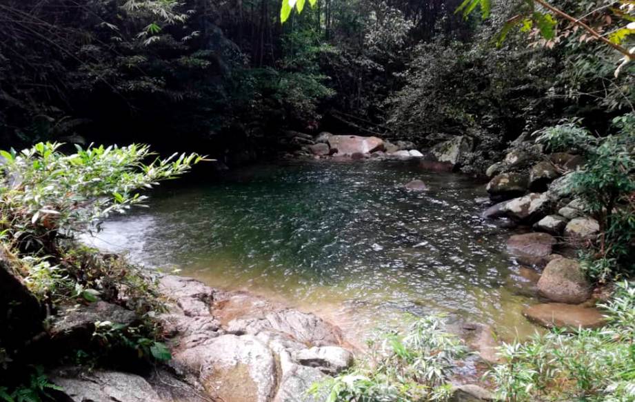 LOKASI Kam Kah Kit ditemui lemas di kawasan rekreasi Air Terjun Batu Berangkai, Kampar. FOTO Ihsan JBPM Perak