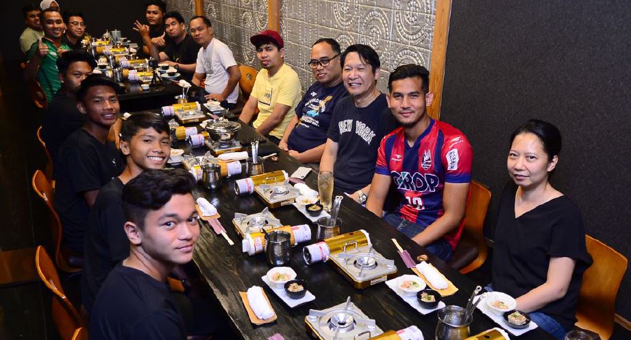 HIROSHI  menikmati makan malam bersama Hadi Fayyadh dan lima pemain terpilih mengikuti Projek Impian ASEAN (ADP) 2019.
