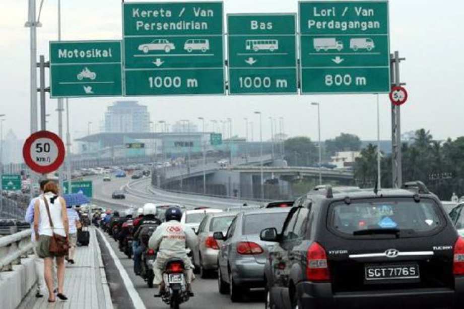 Setiap hari, purata 20,000 kenderaan didaftarkan di Singapura memasuki Malaysia melalui Tambak Johor dan Link Kedua.