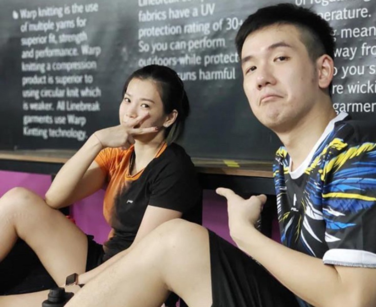 LIU Ying (kiri) bersama Juan Shen. FOTO Instagram gohliuying