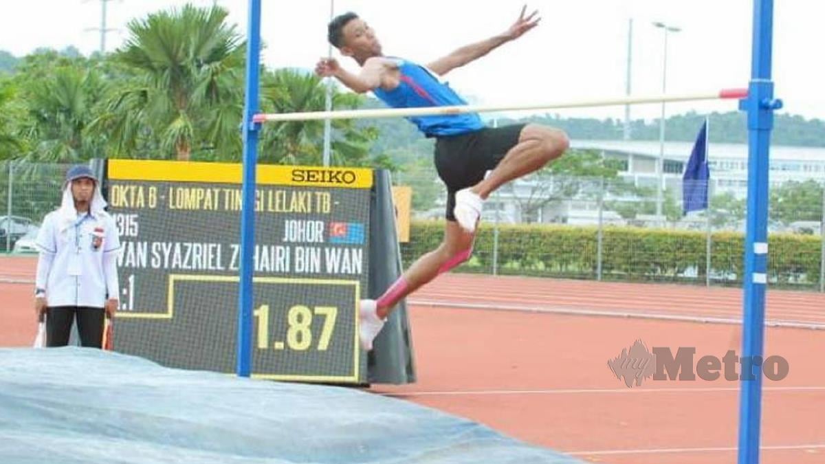 WAN Syazriel Zuhairi ketika mewakili Johor dalam acara lompat tinggi.  FOTO Ihsan Wan Syazriel Zuhairi.