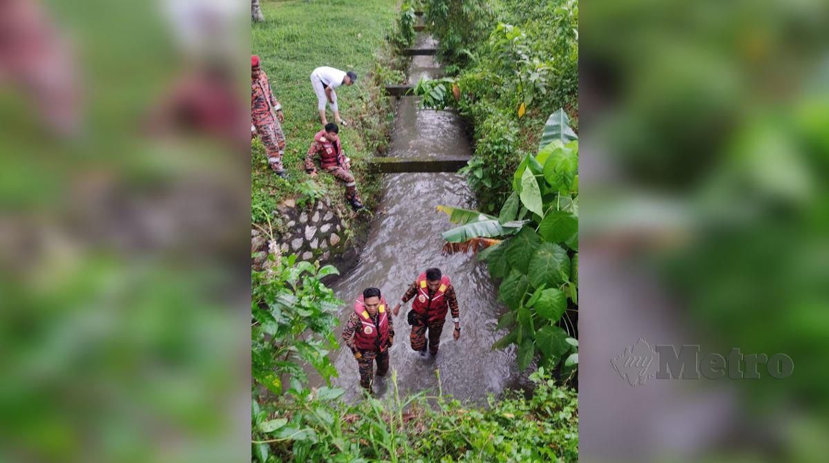 Operasi SAR dijalankan bermula dari lokasi mangsa terjatuh sehingga sungai berdekatan. FOTO ihsan bomba