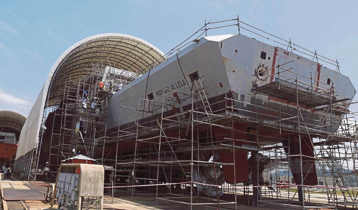 PROJEK pembinaan kapal tempur pesisir (LCS) akan tetap diteruskan sehingga siap. FOTO Arkib NSTP