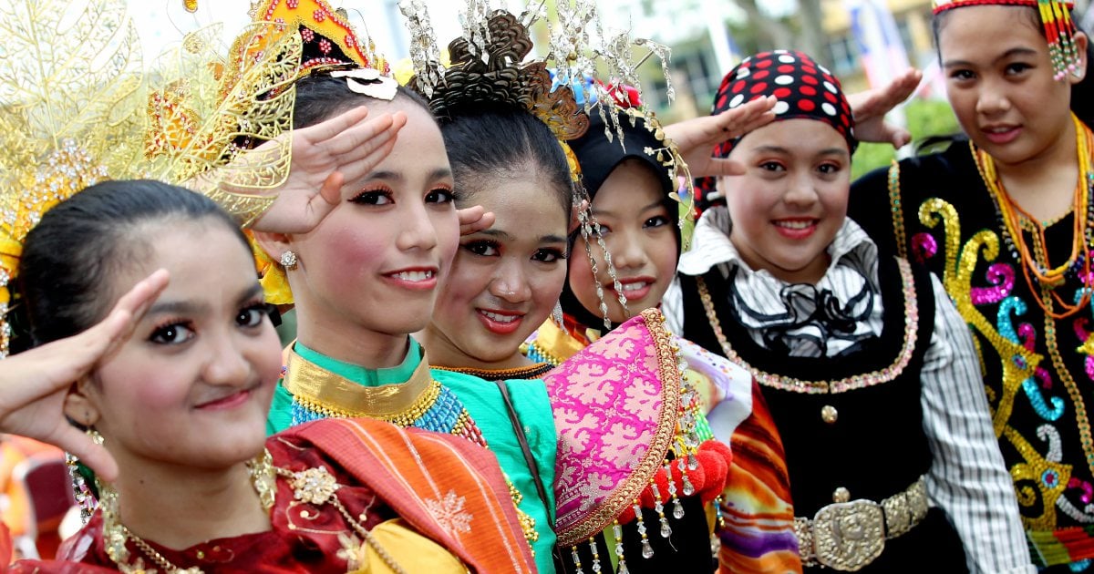 Pakaian tradisi hadiri aktiviti seni, budaya di sekolah dibenarkan- KPM