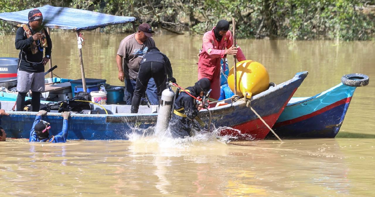 22 penyelam berjaya pasang pengapit di dasar Sungai Perai