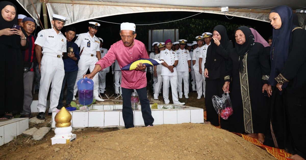 Jenazah penyelam TLDM Arman San selamat dikebumikan