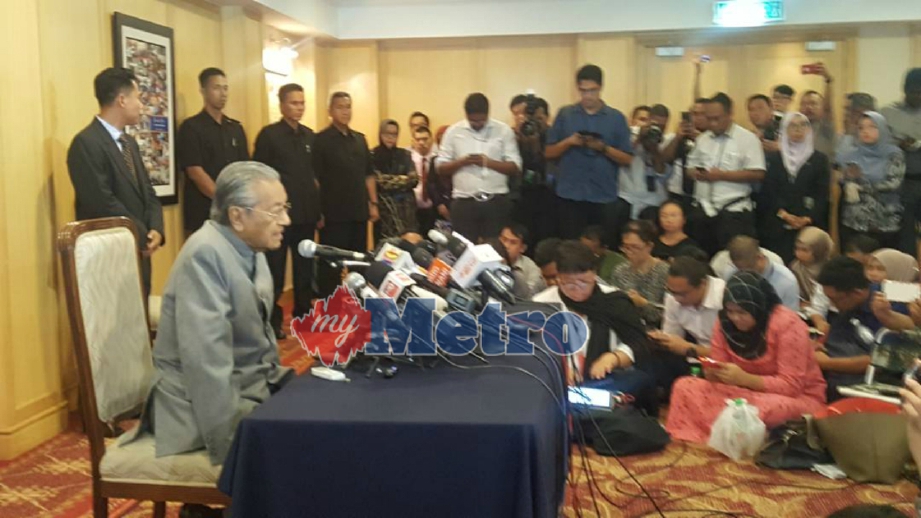 DR Mahathir pada sidang media di Putrajaya. FOTO NSTP 