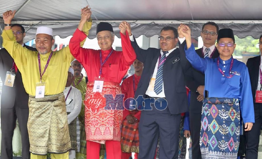 TUN Dr Mahathir Mohamad adalah calon paling tua yang bertanding pada Pilihan Raya Umum ke-14 (PRU-14). FOTO NSTP 