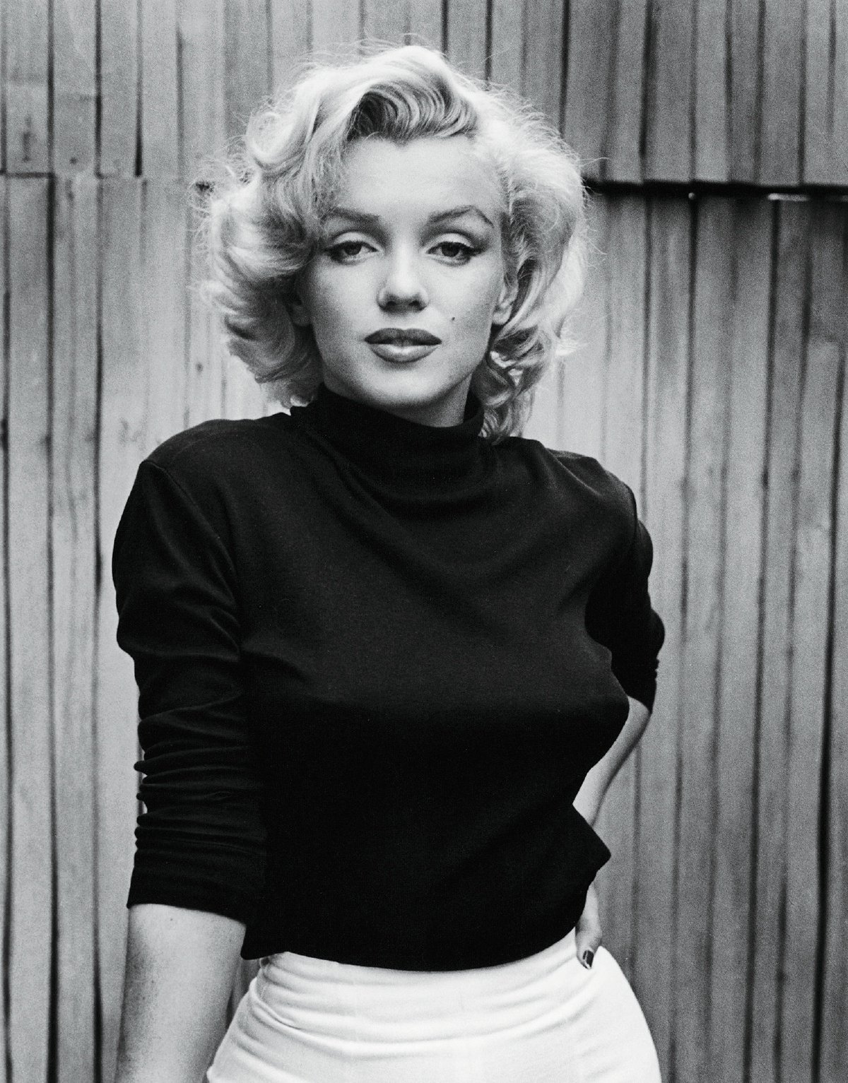 MARILYN Monroe antara bintang Hollywood yang membawa pengaruh dalam industri fesyen dunia.