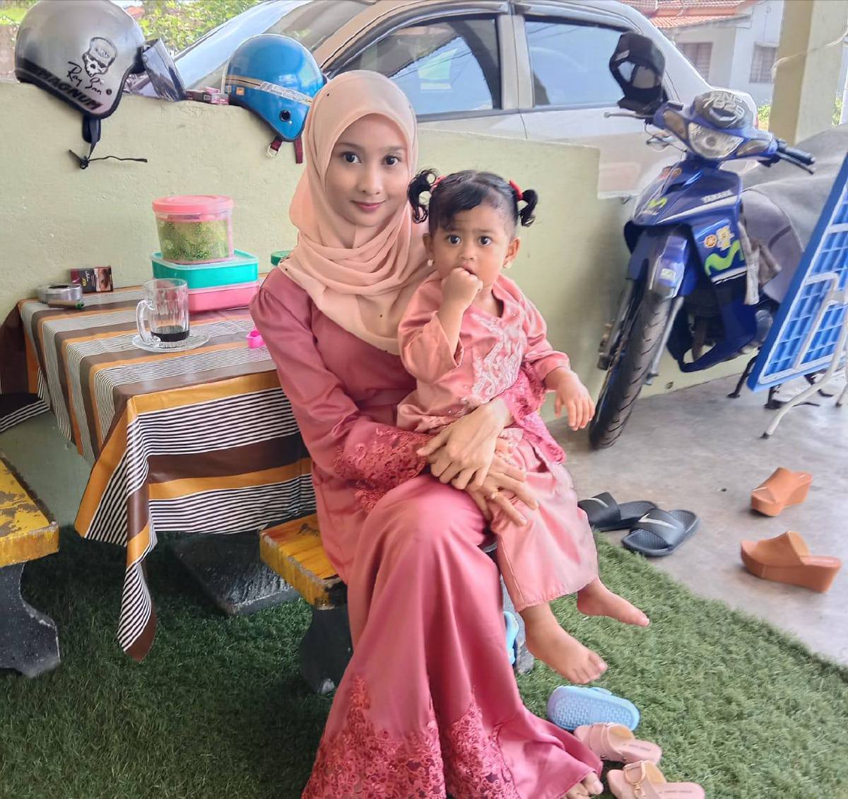 NUR Hawa Humaira bersama ibu, Siti Nur Zulaikha Mohd Zukri. FOTO Ihsan Siti Nur Zulaikha Mohd Zukri