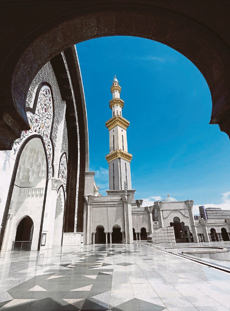 Cara menzahirkan rasa cinta terhadap masjid
