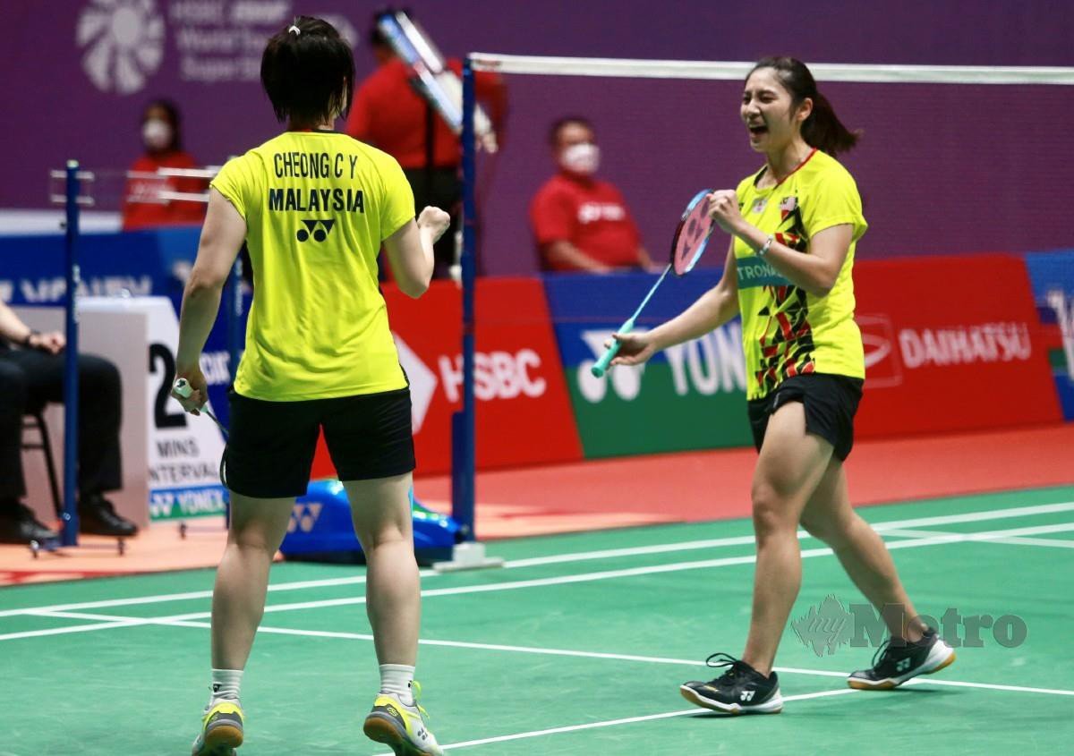 ANNA Cheong dan Teoh Mei Xing berjaya mengalahkan beregu dari Thailand di pusingan pertama. FOTO Fathil Asri