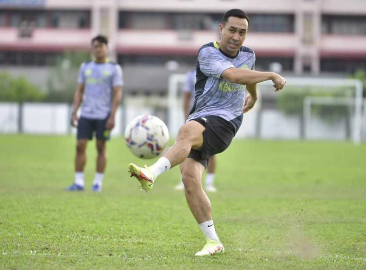 NORSHAHRUL menjalani latihan bersama Melaka United. FOTO Melaka United