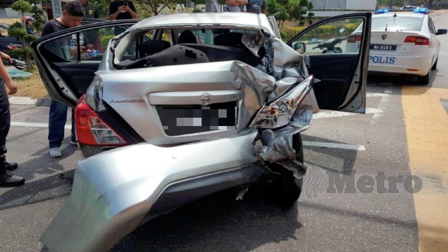 Keadaan kereta mangsa yang terbabit kemalangan hari ini. FOTO Ihsan JBPM Johor