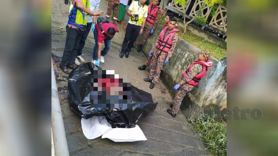 Mayat lelaki yang dipercayai terjun dari Jambatan Connaught, Klang ditemui pasukan bomba hari ini. Foto Ihsan JBPM