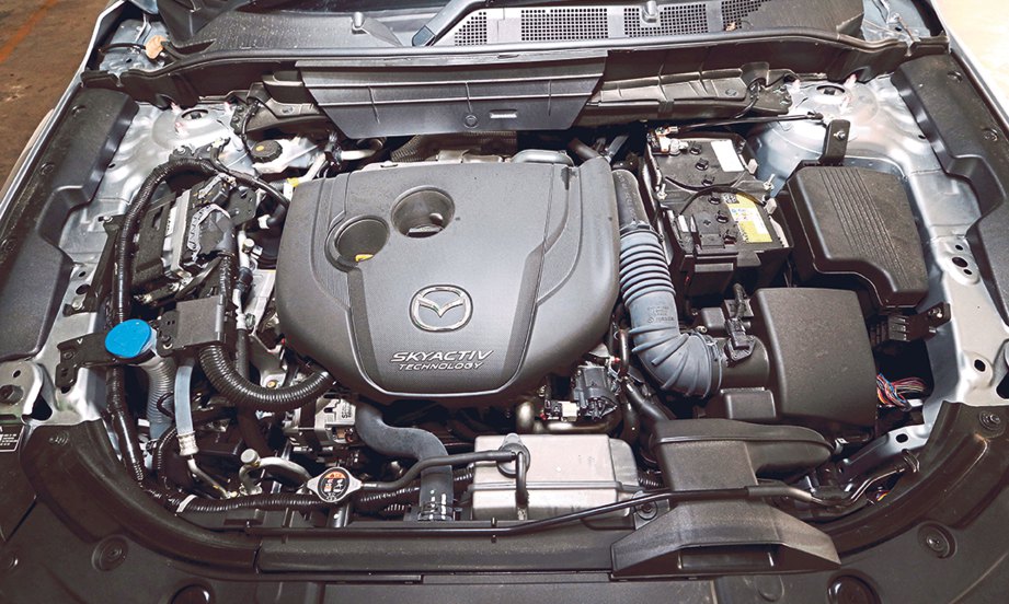 ENJIN berkuasa diesel menawarkan 173 hp dan 420 Nm tork.