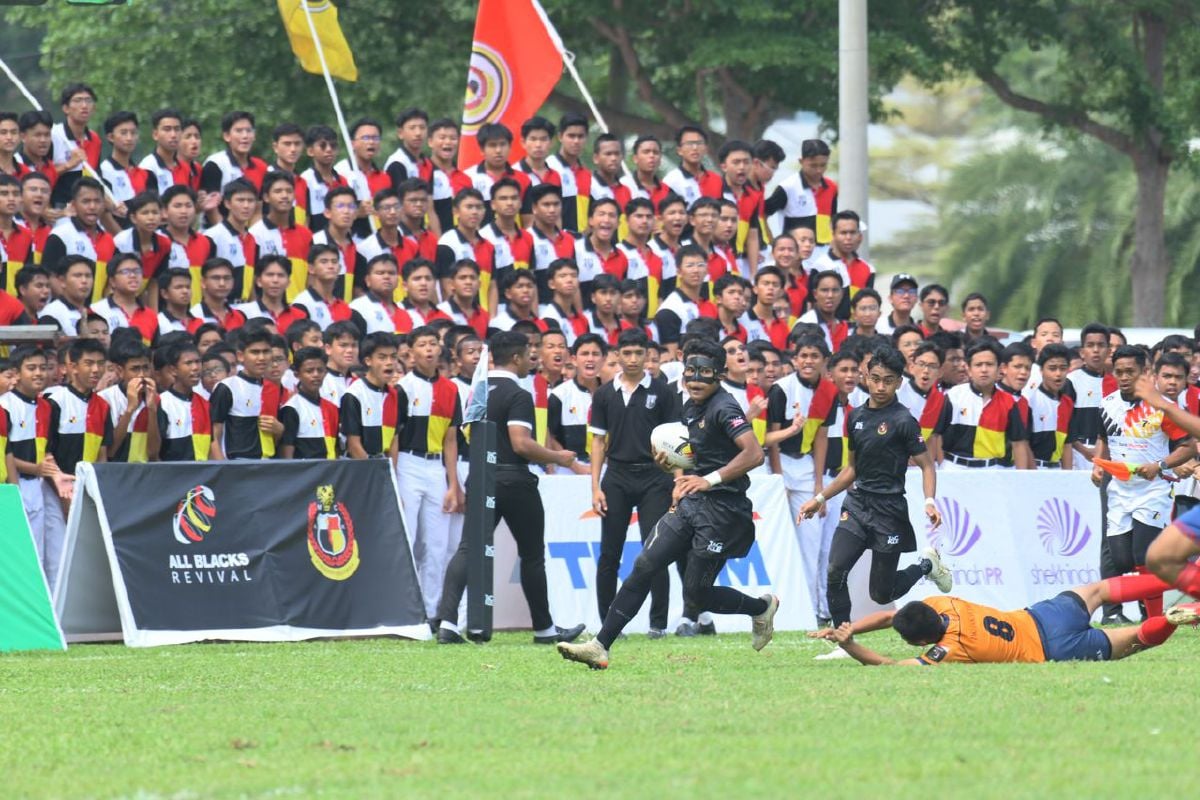 MALAY College Kuala Kangsar (MCKK) membuktikan bahawa mereka adalah antara pasukan terkuat di dalam kejohanan kali ini selepas berjaya menewaskan kesemua pihak lawan mereka dan mengekalkan rekod tanpa kalah setakat hari ini. FOTO Kejohanan Ragbi MCKK Primer 7s