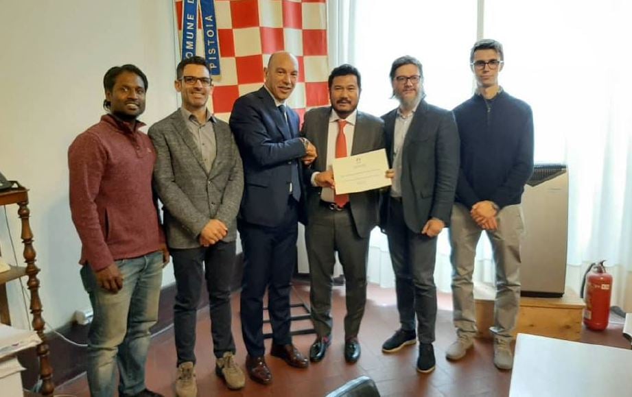 DARI kiri Selvaraju, jurulatih Pistoia HC, Filippo Treno, Medda, Megat D Shahriman  dan ketua kabinet Comune Di Pistoia, Giorgio Zuccherini.