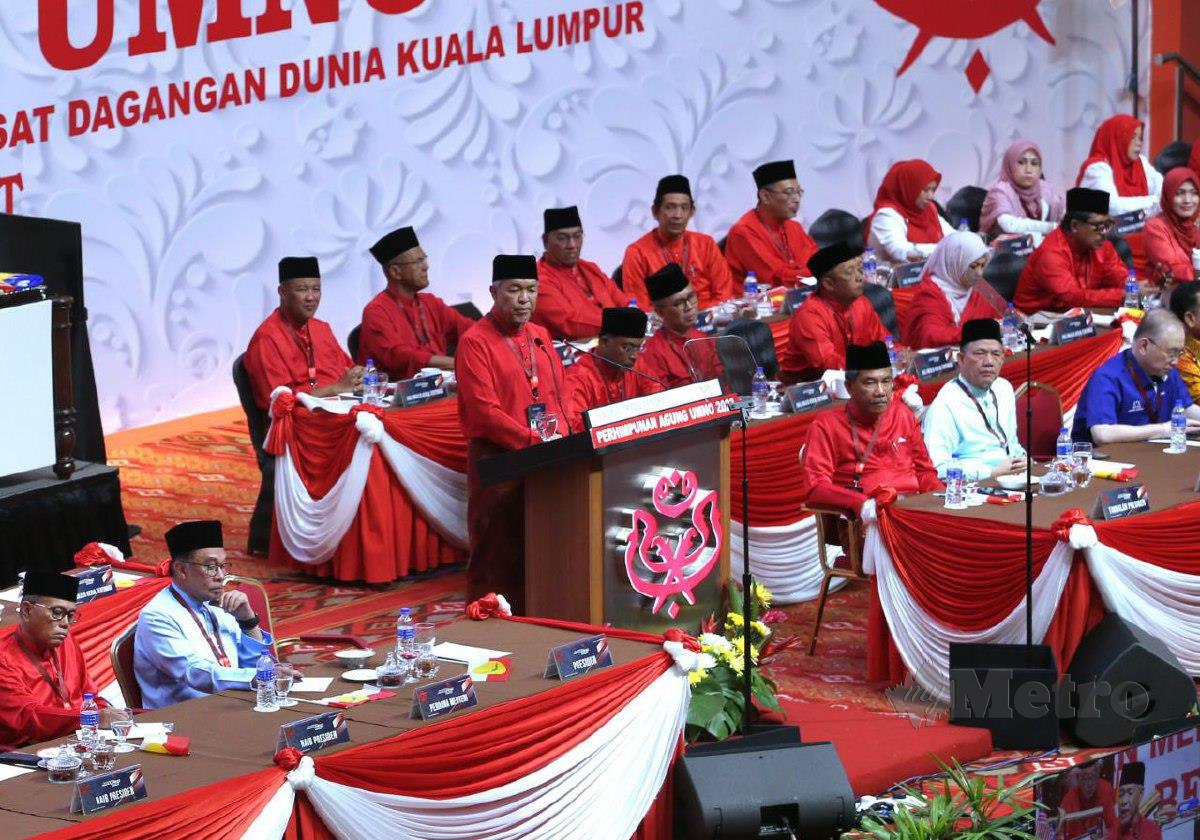 AHMAD Zahid menyampaikan Ucapan Dasar Presiden Umno di sempena Perhimpunan Agung Umno 2023 di Dewan Merdeka, Pusat Dagangan Dunia (WTC), Kuala Lumpur. FOTO Eizairi Shamsudin