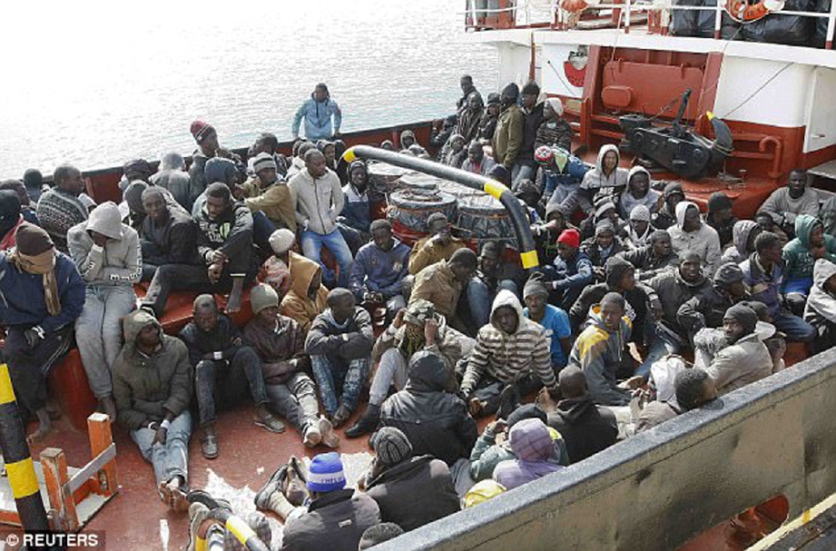 Selain menjadi mangsa dagangan sindiket penyeludup, ramai pendatang dari Afrika mati lemas ketika menyeberang Laut Mediterranean dari Libya ke Itali.
