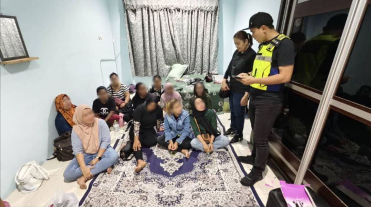 ANTARA 52 migran ditahan Bahagian D3 (Anti Pemerdagangan Orang dan Penyeludupan Migran) Bukit Aman di kawasan Sabak Bernam, Selangor dan Teluk Intan, Perak. FOTO Ihsan PDRM.