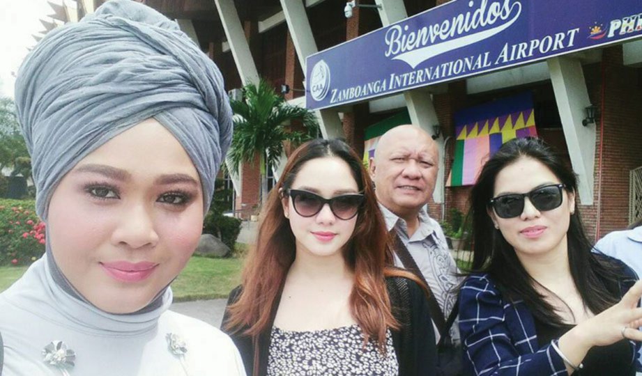 MIN, Nikki Bacolod (tengah), Julfekar dan Diya.