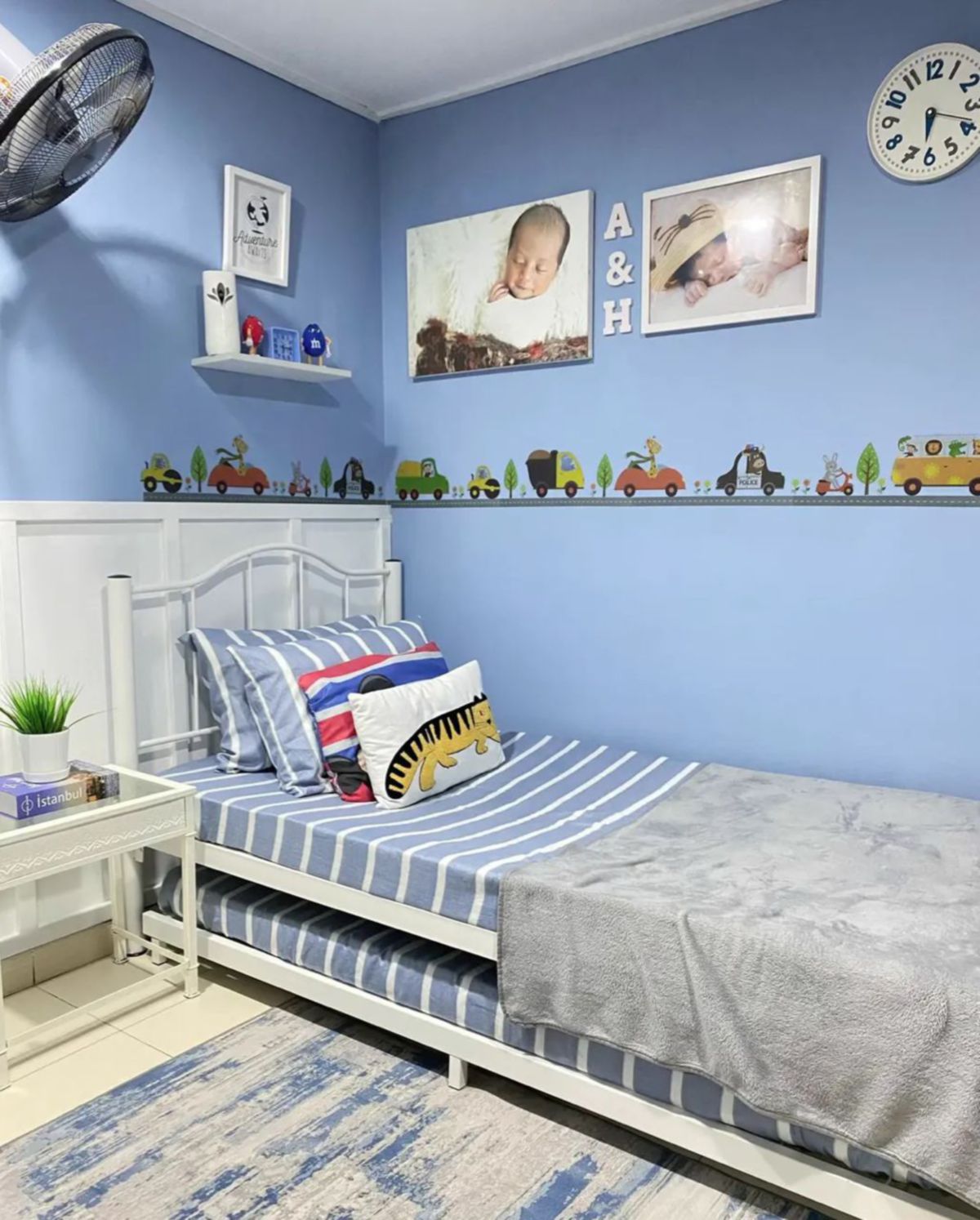 RONA biru di bilik tidur anak.