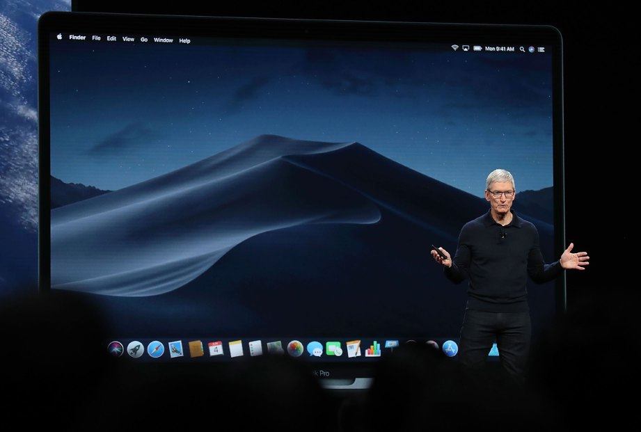 TIM Cook memperkenalkan ciri baru Apple. 